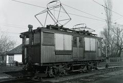 Hungary, Budapest XVI., Cinkota forgalmi telep, a BHÉV L III típusú, M 27 pályaszámú villamos mozdonya. Gyártás: Gép- és Vasútfelszerelési Gyár, Kistarcsa, 1918. Műtanrendőri vizsga: 1922. december 13. Leltári jelzet: 381, 1924, Magyar Műszaki és Közlekedési Múzeum / Archívum / Negatívtár / BHÉV gyűjteménye, Budapest, Fortepan #132409