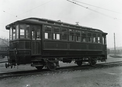 Hungary, Budapest XI., Fehérvári út (Fő utca), Budafok Forgalmi telep. »A BHÉV P V tipusú, C 3028 pályaszámú, eredetileg 4-tengelyes BBVV motorkocsiból (ex 28) 1924-ben átépített pótkocsija. Eredeti gyártás: Ganz és Társa, Budapest,1899.« Leltári jelzet: 386, 1930, Magyar Műszaki és Közlekedési Múzeum / Archívum / Negatívtár / BHÉV gyűjteménye, Budapest, BHÉV-organisation, Fortepan #132414