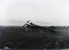 »Schvachulay Sándor acélvázas repülőgépe, Bleriot típusú favázas szárny, 35 LE Anzani motor.« Leltári jelzet: 279, 1913, Magyar Műszaki és Közlekedési Múzeum / Archívum / Negatívtár / Wéber Károlyné gyűjteménye, repülőgép, monoplán, Schvachulay-márka, Fortepan #132487