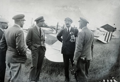 Hungary, Mátyásföld Airport, Budapest XVI., az 1935 július 11-15 közötti II. Magyar Pilóta Piknik osztrák résztvevői: fehér sapkában Kinsky herceg, az osztrák Aero Club elnöke. Leltári jelzet: 1222, 1935, Magyar Műszaki és Közlekedési Múzeum / Archívum / Negatívtár / Magyar Nemzeti Múzeum Történeti Képcsarnok gyűjteménye, Budapest, Fortepan #132620