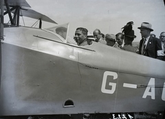 Hungary, Mátyásföld Airport, Budapest XVI., az 1935 július 11-15 közötti II. Magyar Pilóta Piknik angol résztvevői De Havilland Fox Moth repülőgéppel. Leltári jelzet: 1223, 1935, Magyar Műszaki és Közlekedési Múzeum / Archívum / Negatívtár / Magyar Nemzeti Múzeum Történeti Képcsarnok gyűjteménye, airplane, gendarme, De Havilland-brand, Budapest, Fortepan #132621