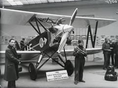 Magyarország, Budapest XI., József Műegyetem (később Budapesti Műszaki és Gazdaságtudományi Egyetem), kiállítás a Műegyetemi Sportrepülő Egyesület 10 éves fennállása alkalmából az egyesület műhelyében. Bánhidi Antal által tervezett Gerle-12 típusú repülőgép 100 LE Thorotzkai motorral. Leltári jelzet: 1309, 1932, Magyar Műszaki és Közlekedési Múzeum / Archívum / Negatívtár / Magyar Nemzeti Múzeum Történeti Képcsarnok gyűjteménye, repülőgép, Bánhidi Antal-terv, biplán, Budapest, Bánhídi Gerle, Budapesti Műszaki Egyetem, felülvilágító, csillagmotor, légcsavar, Fortepan #132625