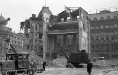 Hungary, Budapest VIII., Blaha Lujza tér, a Nemzeti Színház bontása., 1965, Gesztesi Albert, art of theater, national theater, demolition, crane, excavator, Budapest, Fortepan #13269