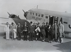 Magyarország, Budaörsi repülőtér, Budapest XI., a Magyar Légiforgalmi Rt. Junkers Ju52 típusú utasszállító repülőgépe. Leltári jelzet: 1557, 1939, Magyar Műszaki és Közlekedési Múzeum / Archívum / Negatívtár / Magyar Nemzeti Múzeum Történeti Képcsarnok gyűjteménye, repülőgép, Junkers-márka, Junkers Ju 52, Budapest, MALÉRT légitársaság, Fortepan #132699