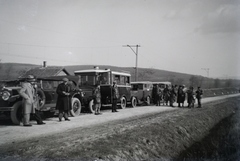 »Útban a reptérre, gépkocsik.« Leltári jelzet: 2836, 1935, Magyar Műszaki és Közlekedési Múzeum / Archívum / Negatívtár / özv Szintai Józsefné gyűjteménye, Fortepan #132730