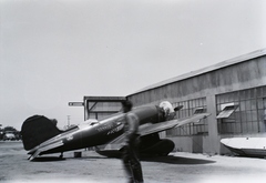 »Egy special együléses Lockheed "Sirius" gép.« Leltári jelzet: 16815, 1931, Magyar Műszaki és Közlekedési Múzeum / Archívum / Negatívtár / Czapáry Jenőné gyűjteménye, airplane, hangar, Fortepan #132783