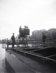 Magyarország, Budapest III., Árpád fejedelem útja 50., Asboth hajóépítő telep, az AT 50/2 légcsavaros hajó motorjának szerelése. Leltári jelzet: 1002, 1947, Magyar Műszaki és Közlekedési Múzeum / Történeti Fényképek Gyűjteménye / Asboth Oszkár gyűjteménye, Budapest, hajóépítés, Fortepan #132850