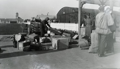 Hungary, Mátyásföld Airport, Budapest XVI., balra háttérben a Magyar Általános Gépgyár tornyos épülete. Leltári jelzet: 29162, 1930, Magyar Műszaki és Közlekedési Múzeum / Archívum / Negatívtár / Kolbányi Géza gyűjteménye, Budapest, Fortepan #132876