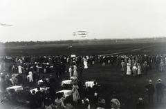 Magyarország, »Budapesti Nemzetközi Repülőverseny, 1910. Június 5-17., Rákosmező. Farman gép« Leltári jelzet: 29788, 1910, Magyar Műszaki és Közlekedési Múzeum / Archívum / Negatívtár / Pölös István gyűjteménye, Czakó Ferenc, repülőgép, Fortepan #132897