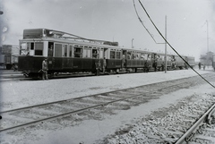 Románia,Erdély, Arad, az ACSEV Boros Béni 62 jelű motorkocsi szerelvénye a vasútállomáson. Leltári jelzet: N209, 1916, Magyar Műszaki és Közlekedési Múzeum / Archívum / Negatívtár, ACsEV-szervezet, Fortepan #133151