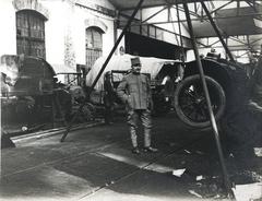 Poland, Nowy Sącz, Galícia, a tüzérség autójavító műhelye. Leltári jelzet: MMKM_TEMGY_78_59, 1915, Magyar Műszaki és Közlekedési Múzeum / Témagyűjtemény / Vértes Vilmos István gyűjteménye, First World War, divided windows, Fortepan #133351