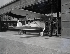 Magyarország, Pécs, Tüzér utcai repülőtér, Heinkel HD 22 típusú repülőgép a hangár előtt., 1937, Varga Csaba dr., repülőgép, Heinkel-márka, Heinkel HD 22, biplán, Fortepan #133465