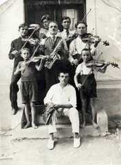 1932, Poór László, band, violin, saxophone, sitting on stairs, Fortepan #133606