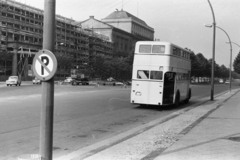 Németország, Berlin, Kelet-Berlin, az Unter den Linden a Bebelplatz-nál, balra a Humboldt Egyetem könyvtára (felállványozva)., 1963, Chuckyeager tumblr, NDK, emeletes autóbusz, Kelet-Berlin, viszonylatszám, Fortepan #133853