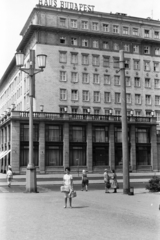 Németország, Berlin, Kelet-Berlin, Karl-Marx-Allee 91. - Strasse der Pariser Kommune (Fruchtstrasse) sarok, Haus Budapest., 1963, Chuckyeager tumblr, NDK, Kelet-Berlin, Fortepan #133872