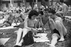 Hungary, Margit Islands, Budapest, Palatinus Strandfürdő., 1959, Chuckyeager tumblr, beach, hairy legs, Fortepan #133891