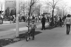 Hungary, Budapest XVIII., Lakatos úti lakótelep, Lakatos úti Általános Iskola, Felszabadulási Kupa háztömbkörüli kerékpárverseny., 1975, Chuckyeager tumblr, Budapest, bicycle, Fortepan #134073