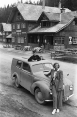 Austria, Katschberghöhe, háttérben az Alpengasthof Katschberghöhe., 1957, Chuckyeager tumblr, Aero-brand, girls'n'cars, Fortepan #134116