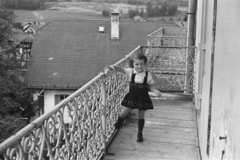 1957, Chuckyeager tumblr, courtyard balcony, railing, girl, Fortepan #134117