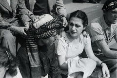 Magyarország, Budapest XIV., Hősök tere a Szépművészeti Múzeum előtt. A felvétel az 1949. augusztus 14-től 28-ig tartott II. VIT (Világifjúsági Találkozó) résztvevőivel készitett film forgatásán készült., 1949, Chuckyeager tumblr, Budapest, Világifjúsági és Diáktalálkozó, Multikulturalizmus, Fortepan #134342