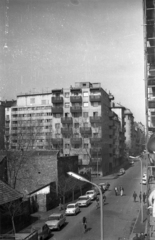 Magyarország, Budapest XI., Bercsényi utca a BME kollégiumának ablakából a Váli utca felé nézve., 1972, Bercsényi Kollégium Fotókör, Fiat-márka, Fiat 600, Budapest, Fortepan #134431