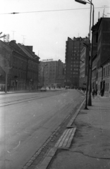 Szlovákia, Pozsony, Kórház utca (Špitálska ulica), balra a Kő tér (Kamenné Námestie) és a Duna utca (Dunajská ulica)., 1971, Bercsényi Kollégium Fotókör, Csehszlovákia, modern építészet, konstruktivizmus, Christian Ludwig-terv, Emerich Spitzer-terv, Augustín Danielis-terv, Fortepan #134449