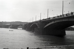 Magyarország, Budapest V., az újjáépülő Margit híd a déli oldal átadása után, a pesti alsó rakpartról nézve., 1947, Bujdosó Géza, folyó, Duna, Budapest, Duna-híd, Ernest Goüin-terv, Fortepan #134481