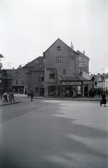 Magyarország, Sopron, Szinay-ház az Előkapu és a Kisvárkerület találkozásánál., 1947, Bujdosó Géza, utcakép, üzletportál, Fortepan #134483