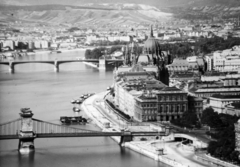 Magyarország, Budapest I.,Budapest V., látkép a Gellért-hegyről, középpontban a Duna Széchenyi Lánchíd - Margit hid közötti szakasza és a Parlament., 1939, Friss Ildikó, kilátás, országház, Budapest, Fortepan #134553