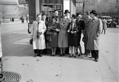 Magyarország, Budapest VIII., Horváth Mihály (Mária Terézia) tér, balra a Szent József-templom Baross utca felőli oldala., 1941, Fortepan/Album018, Budapest, Fortepan #134697