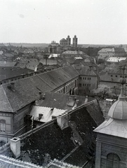 Magyarország, Eger, kilátás a Minaretből a Főszékesegyház felé. Előtérben az irgalmas rendi kórház és templom., 1937, Ladinek Viktor, Fortepan #134846