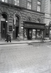 Magyarország, Budapest I., Fő utca 8., 1936, Lőrinczi Ákos, Budapest, kerékpár, Fortepan #134871