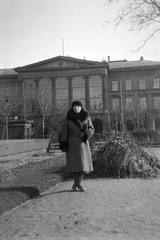 Magyarország, Budapest V., Széchenyi István (Ferenc József) tér, szemben a Lloyd palota., 1932, Lőrinczi Ákos, palota, klasszicizmus, szőrme, Hild József-terv, Budapest, Fortepan #134899