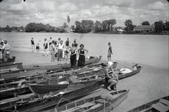 Hungary, Leányfalu, Duna-part, szemben Pócsmegyer., 1935, Lőrinczi Ákos, paddling, Fortepan #134906