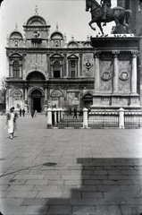 Olaszország, Velence, Fondamenta Dandolo, Bartolomeo Colleoni lovasszobra, a háttérben a Scuola Grande di San Marco., 1930, Lőrinczi Ákos, középület, reneszánsz, lovas szobor, Mauro Codussi-terv, Bartolomeo Colleoni-ábrázolás, Pietro Lombardo-terv, Giovanni Buora-terv, Fortepan #134968