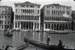 Olaszország, Velence, Canal Grande, Palazzo Loredan és a Palazzo Farsetti., 1930, Lőrinczi Ákos, gondola, Fortepan #134969