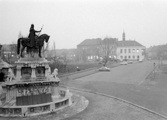 Hungary, Budapest I., Szentháromság tér. Szent István szobra (Stróbl Alajos, 1906.) a Mátyás-templom és a Halászbástya között., 1966, Fortepan, street view, horse sculpture, Saint Stephen I-portrayal, Budapest, Fortepan #1356