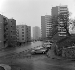 Románia,Erdély, Sepsiszentgyörgy, Vasile Goldis utca (strada Vasile Goldiș) a Sajtó utca (strada Presei) felől nézve., 1978, Sütő András örökösei, Új Élet szerkesztőség, panelház, Fortepan #135692