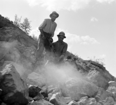 Romania,Transylvania, a Felsőfernezelyi víztározó gátjának építkezése a Firiza folyón, Nagybányától északra., 1962, Sütő András örökösei, Új Élet szerkesztőség, boring machine, Fortepan #135817