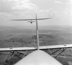 Romania,Transylvania, Cristești, a légifotó a település felett készült. Vitorlázó repülőgép vontatókötélen., 1962, Sütő András örökösei, Új Élet szerkesztőség, sailplane, Fortepan #135860