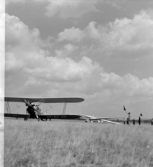 Romania,Transylvania, Târgu Mureș, sportrepülőtér., 1962, Sütő András örökösei, Új Élet szerkesztőség, sailplane, biplane, Fortepan #135864