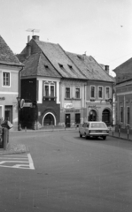 Magyarország, Szentendre, Fő (Marx) tér, szemben a Futó utca, jobbra a Dumtsa Jenő utca torkolata., 1968, Fortepan/Album020, Opel Rekord C, Fortepan #136064