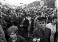 Hungary, Budapest VII.,Budapest XIV., Ötvenhatosok tere (Felvonulási tér), május 1-i felvonulás, jobbra a háttérben a Dózsa György út épületei., 1974, szitakri, 1st of May parade, Hungarian soldier, Budapest, Fortepan #136160