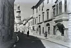 Magyarország, Sopron, Tűztorony a Kolostor utcából nézve, jobbra a Zichy-Meskó palota., 1934, Révay Péter, utcakép, Fortepan #136223