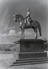 Hungary, Budapest I., Tóth Árpád sétány (Gróf Bethlen István bástyasétány), Esztergomi rondella, Görgey Artúr szobra (ifj. Vastagh György, 1935.)., 1935, Révay Péter, horse sculpture, Budapest, Arthur Görgey-portrayal, Fortepan #136264