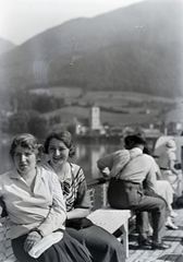 Ausztria, Wolfgangsee, a túlparton Sankt Wolfgang im Salzkammergut és ott a Szt. Wolfgang-templom., 1936, Révay Péter, Fortepan #136282