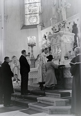 Magyarország, Budapest XIII., Szent Margit (Ferdinánd) tér, Árpád-házi Szent Margit-templom, főoltár., 1937, Révay Péter, oltár, templombelső, Budapest, térdepel, Fortepan #136298