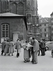 Ausztria, Bécs, Stephansplatz, balra a Stephansdom / Szent István-székesegyház., 1936, Révay Péter, Fortepan #136421