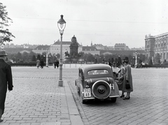 Ausztria, Bécs, Maria Theresien Platz a Hofburg kapuja (Äusseres Burgtor) felől nézve., 1936, Révay Péter, rendszám, országjelzés, automobil, német gyártmány, Opel-márka, Opel Olympia 1935, Fortepan #136422