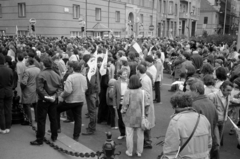 Magyarország, Budapest V., Petőfi tér - Március 15. tér sarok, március 15-i megemlékezés résztvevői., 1990, Vészi Ágnes, Budapest, Fortepan #136599